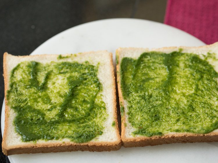 chutney spread on bread slices