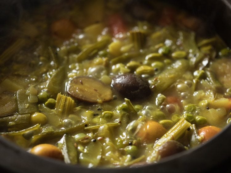 making bhogichi bhaji recipe