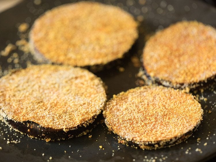 frying brinjal slices. 