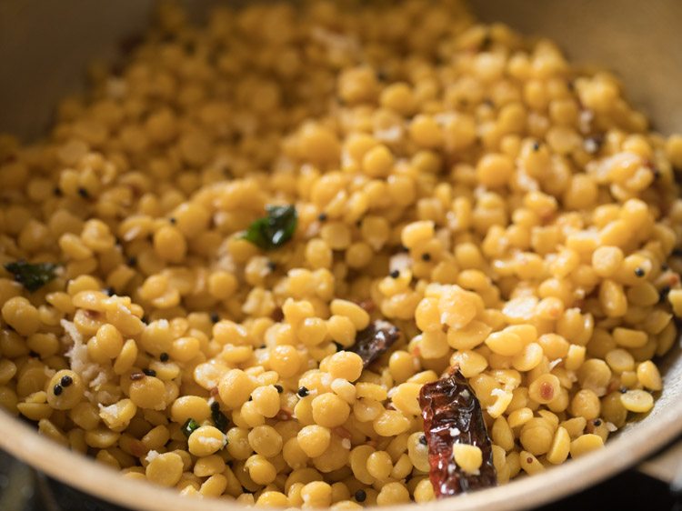 coconut mixed well in the chana dal sundal. 