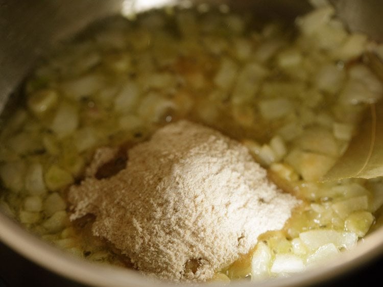 making cream of tomato soup recipe