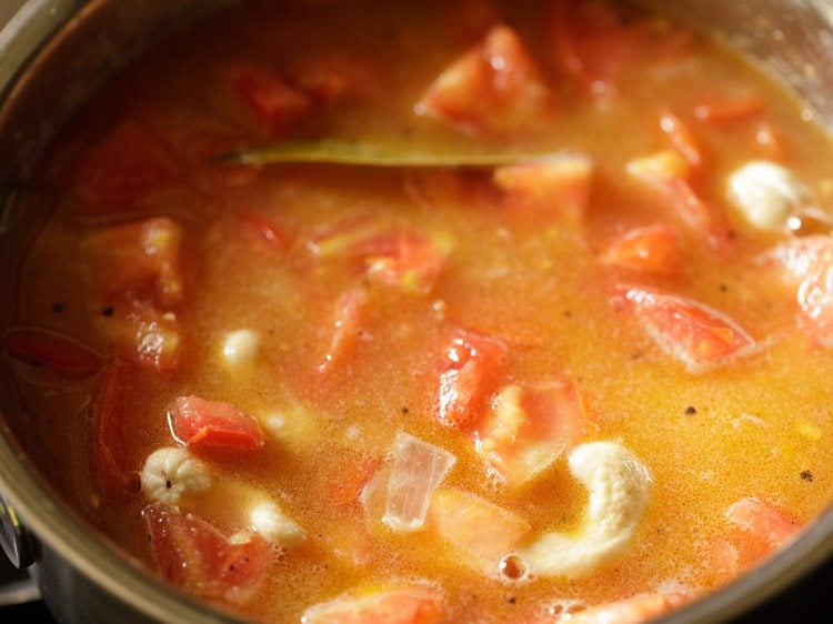 making cream of tomato soup recipe