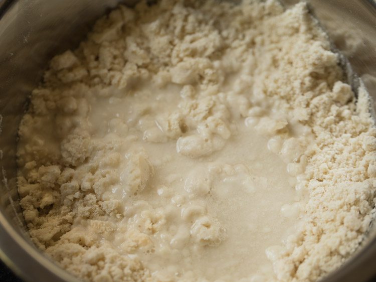 making Gujarati lilva kachori recipe