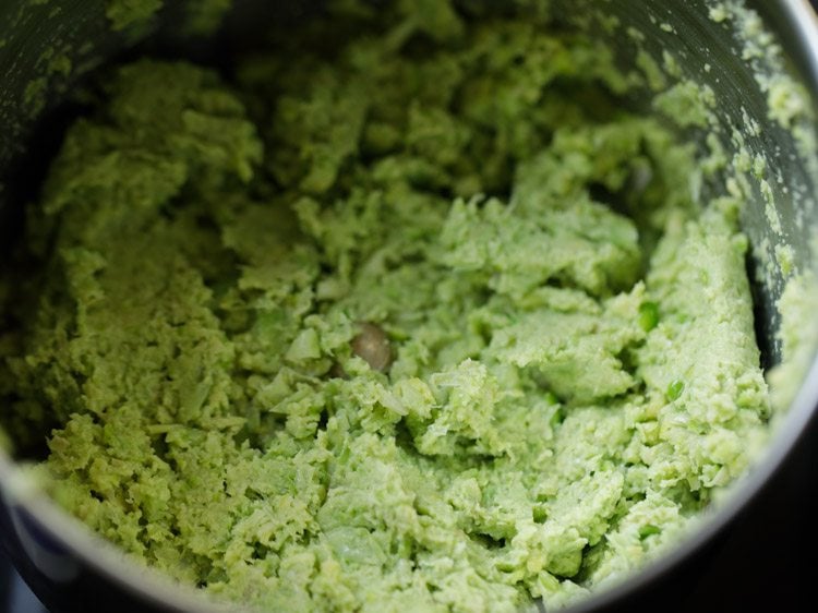 making Gujarati lilva kachori recipe