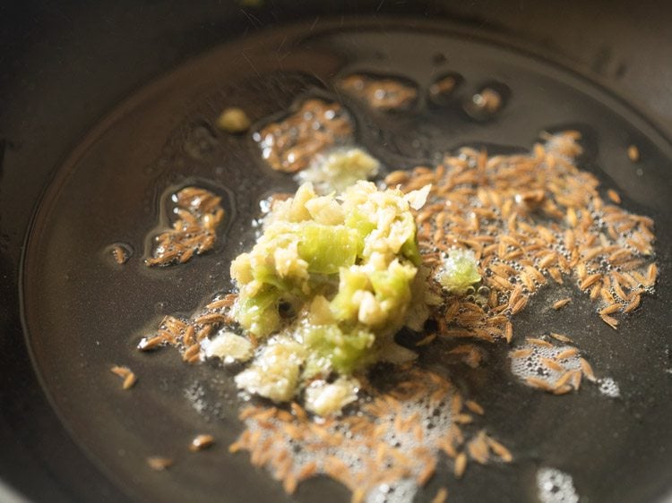 making Gujarati lilva kachori recipe