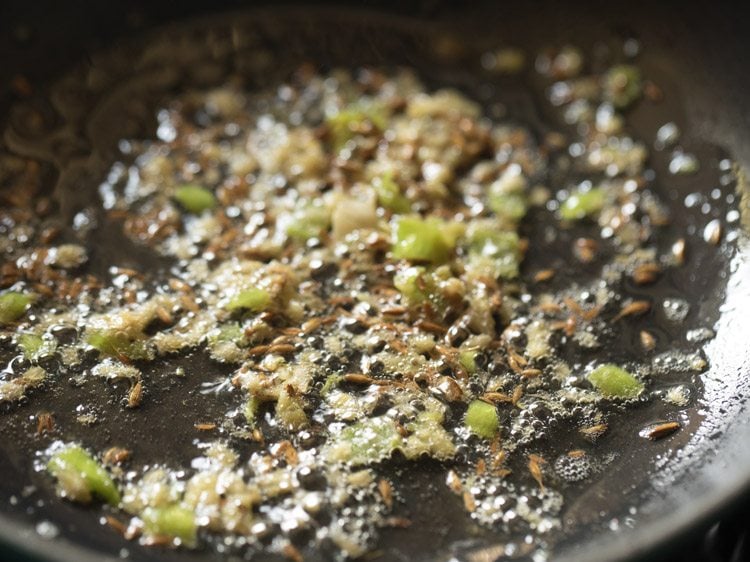 making Gujarati lilva kachori recipe