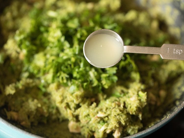 making Gujarati lilva kachori recipe