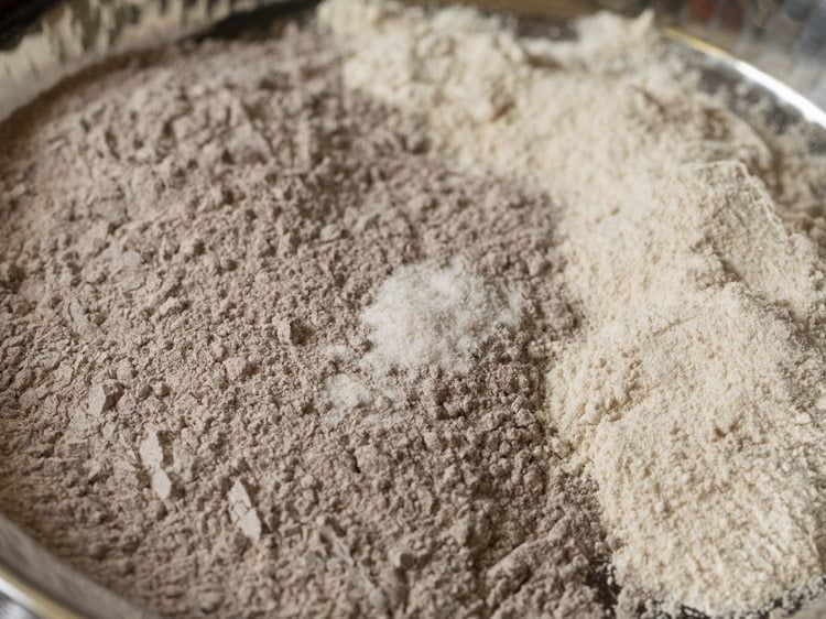 ragi flour to make ragi roti recipe