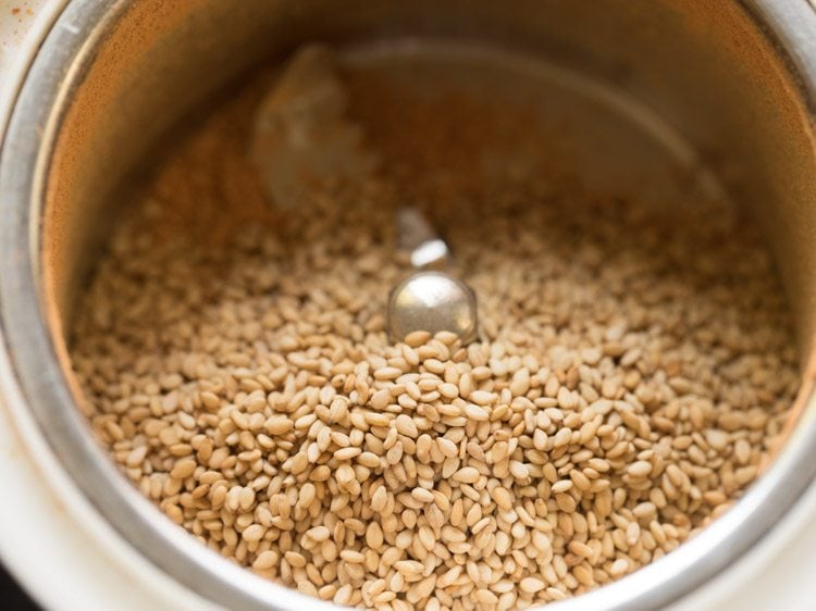 roasted sesame seeds added to the ground powder.