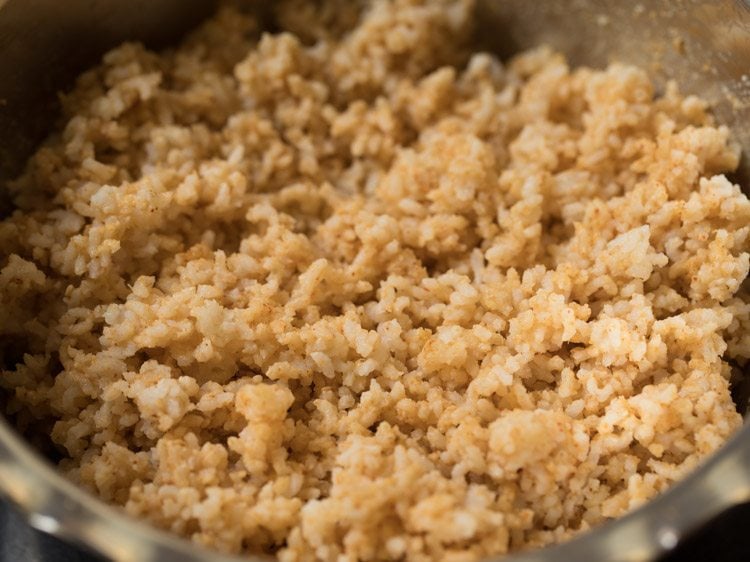 ground sesame seed powder mixed well with the cooked rice. 