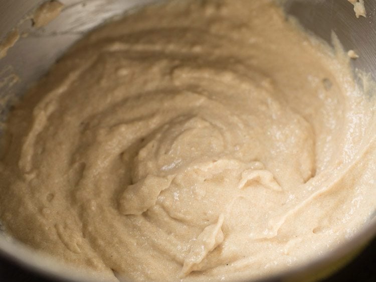 eggless sour cream coffee cake batter is done now that it is smooth with no big lumps.
