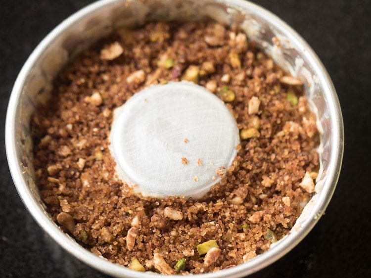 adding a layer of streusel.