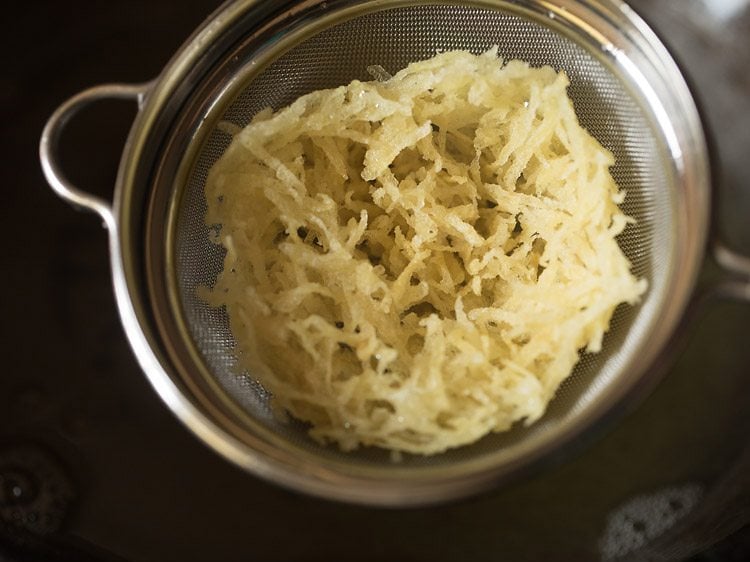 making aloo katori chaat recipe