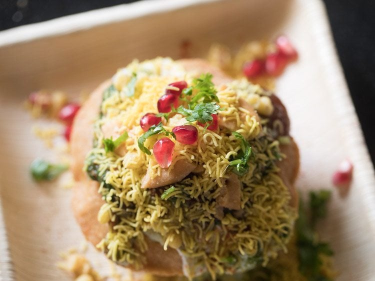 raj kachori chaat recipe, raj kachori recipe