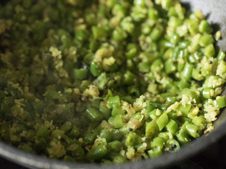 cooking beans thoran.
