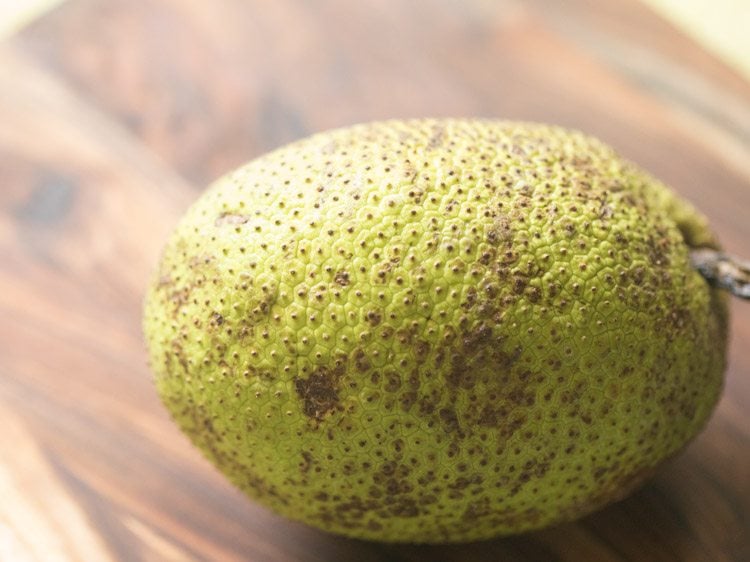 rinsed breadfruit for making breadfruit fry. 