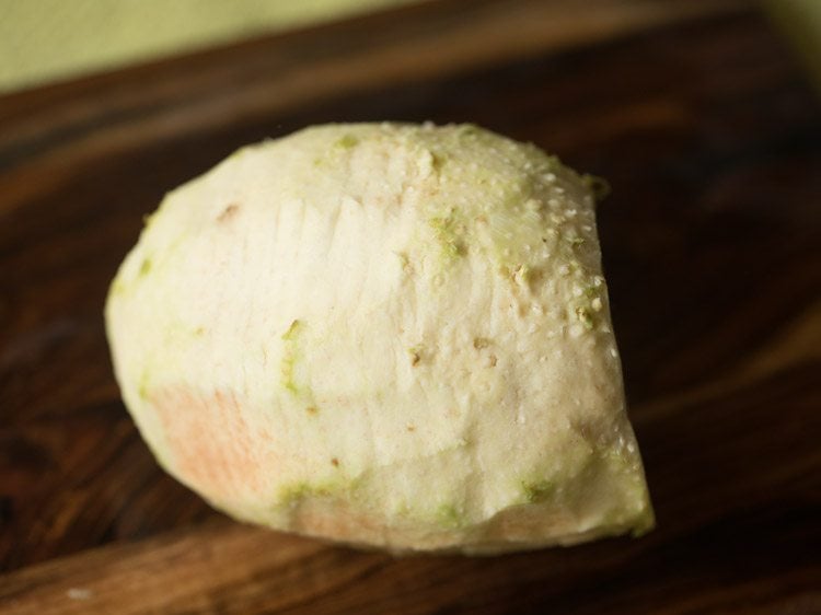 peeled breadfruit. 