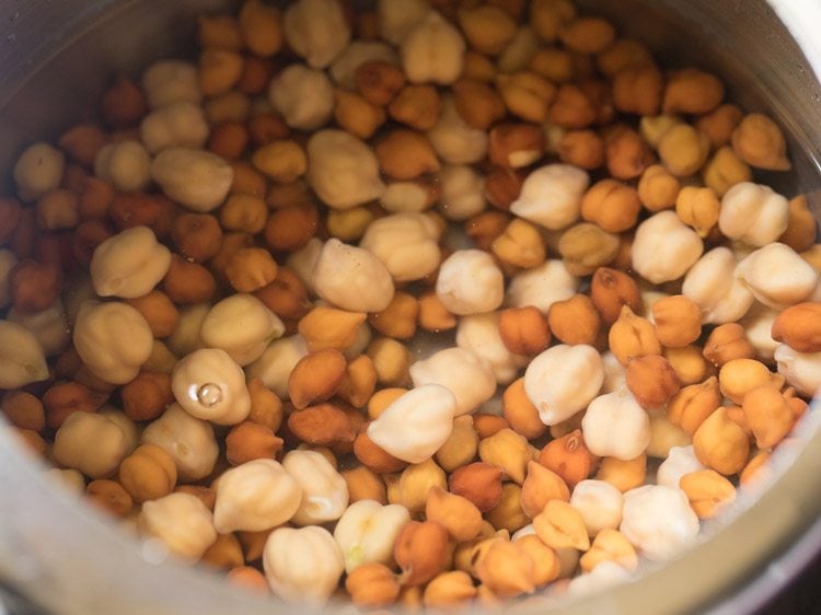 making golgappa stuffing