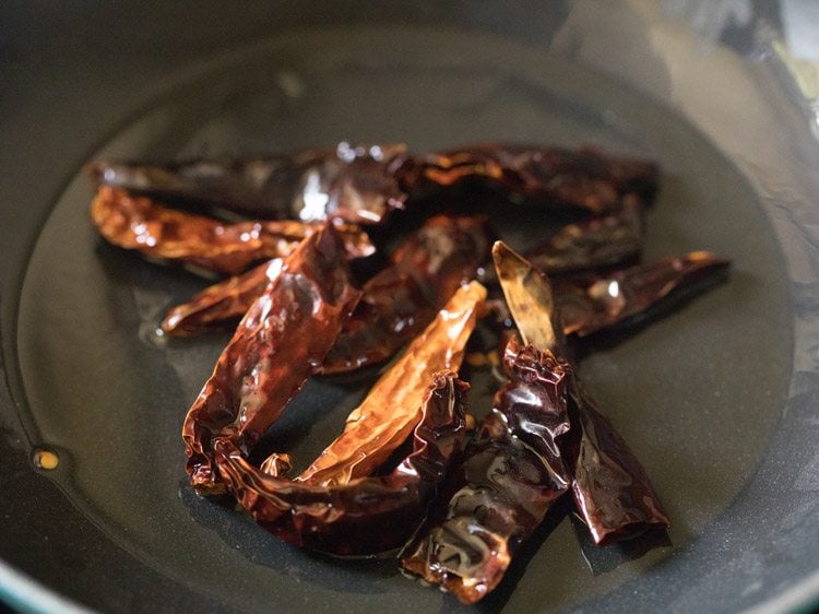 roasting dry red chiles