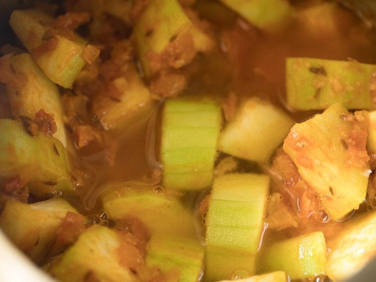 making lauki sabzi recipe