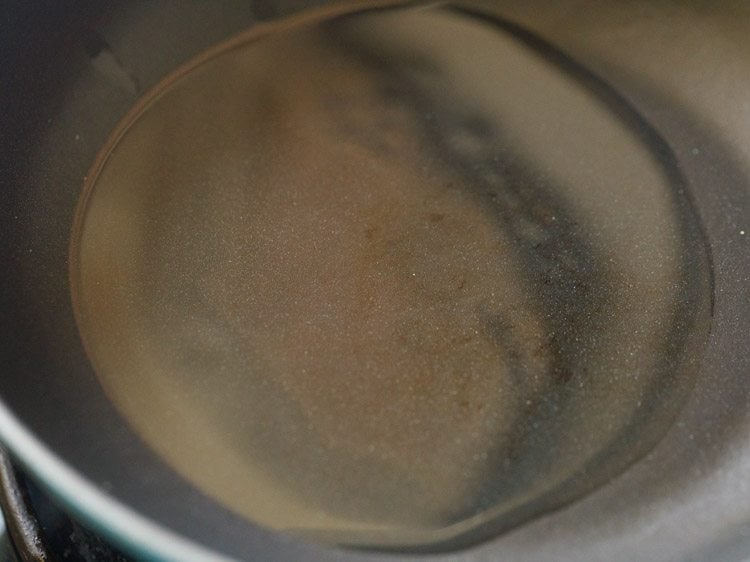 heat oil in a pan