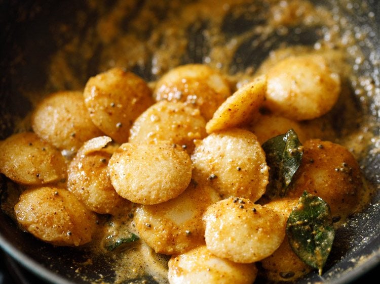 prepared podi idli