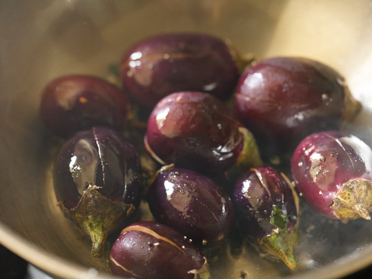 making brinjal kulambu recipe