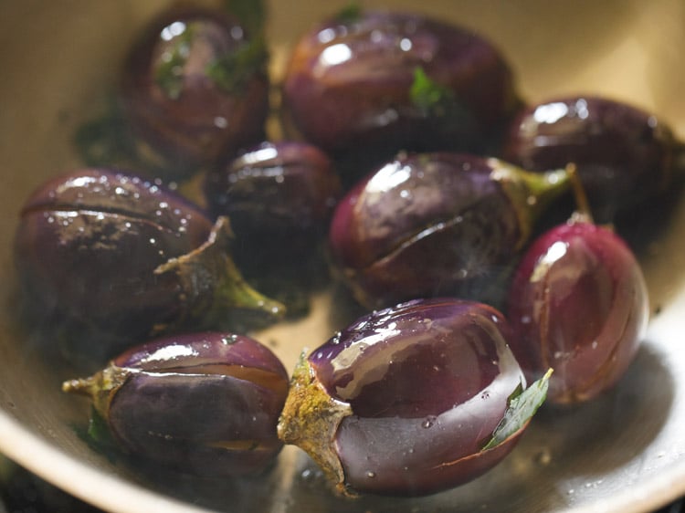 making brinjal kulambu recipe