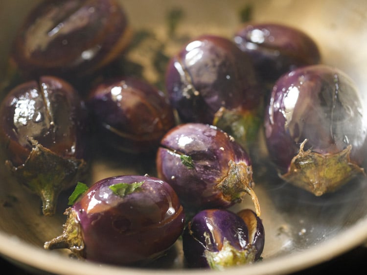 making brinjal kulambu recipe