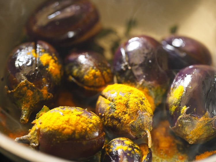 making brinjal kulambu recipe