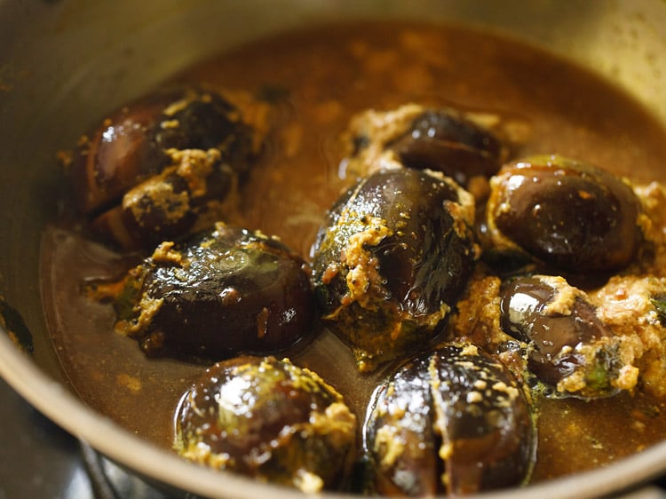 making brinjal kulambu recipe