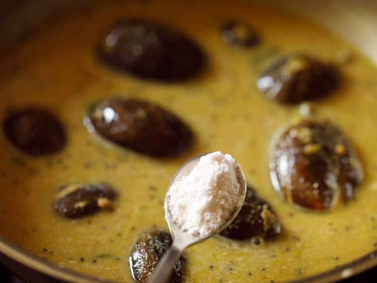 making brinjal kulambu recipe