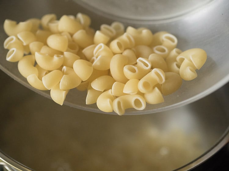 making macaroni recipe