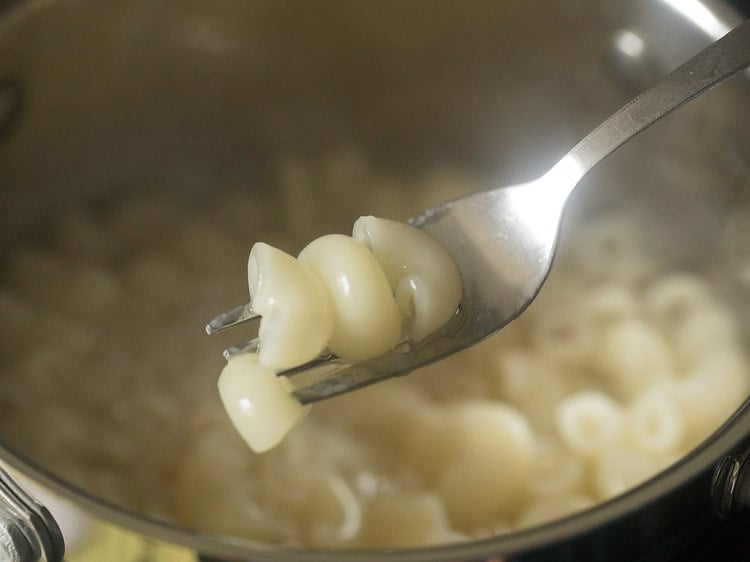 making macaroni recipe