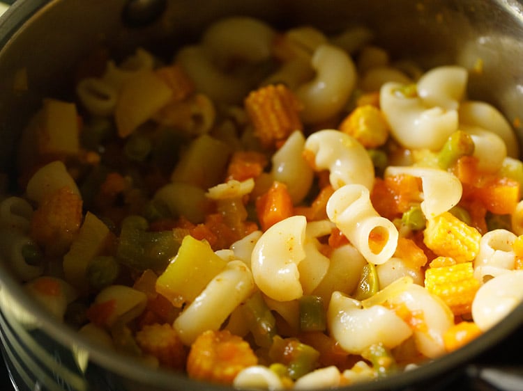 macaroni and cooked vegetables