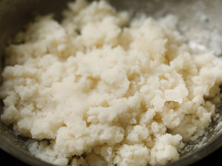 rice flour dough after 4 to 5 minutes. 