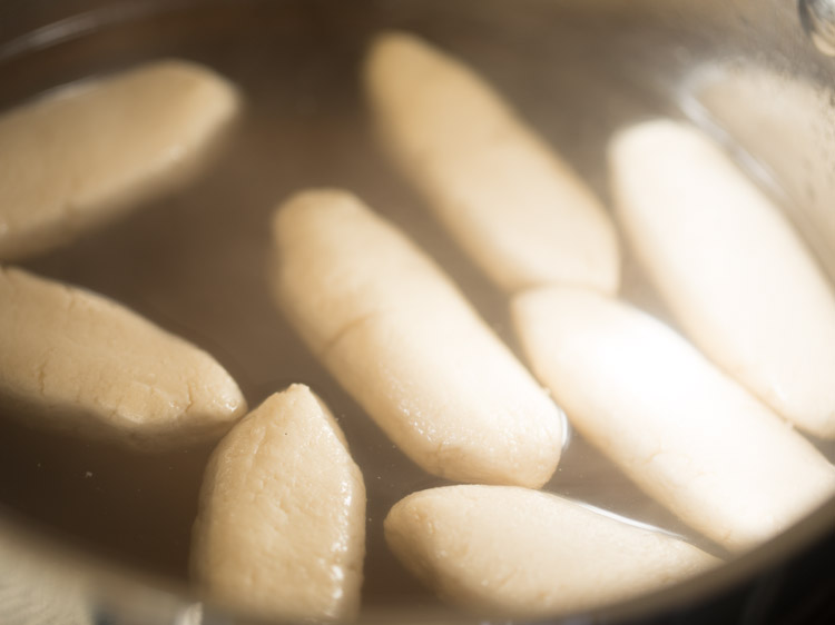 chom chom pieces in the sugar solution. 