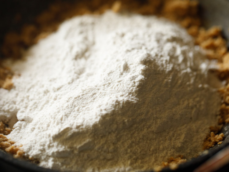 powdered sugar added to roasted wheat flour. 