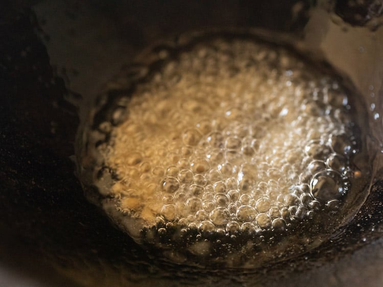 making ginger chutney