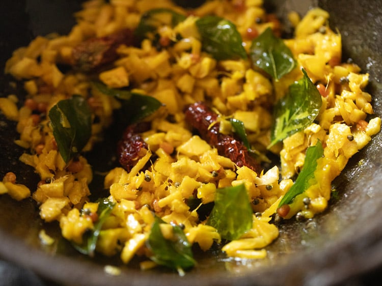 making ginger chutney