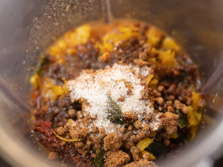 making ginger chutney