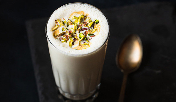 Vanilla Milkshake Recipe (Cafe Style)
