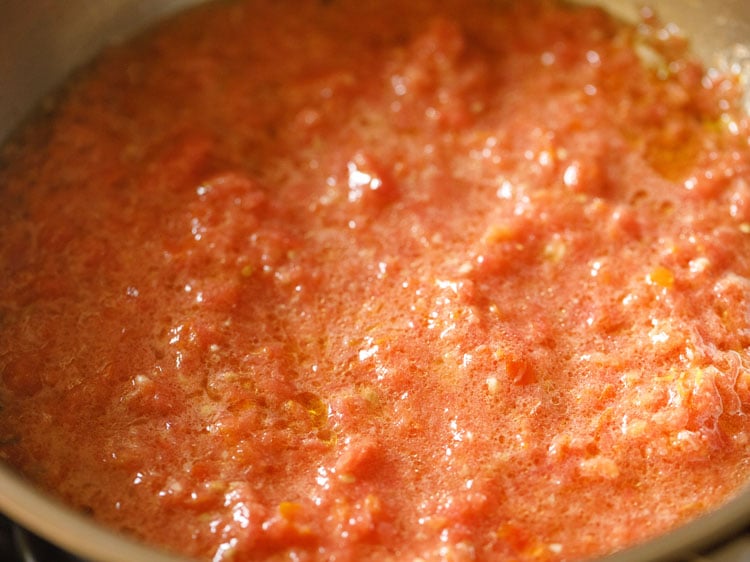 pizza-sauce3 crushed tomato puree added