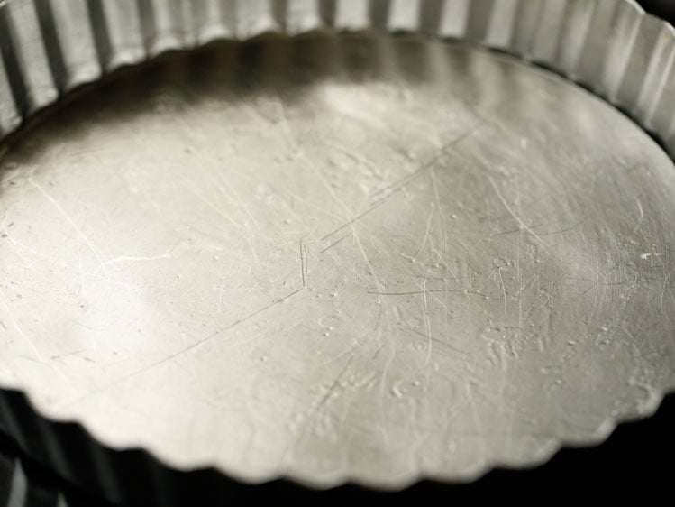 fluted pie tin that has been lightly greased