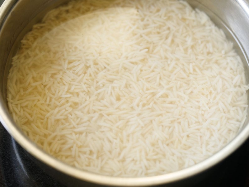 basmati rice soaking in water for making fried rice