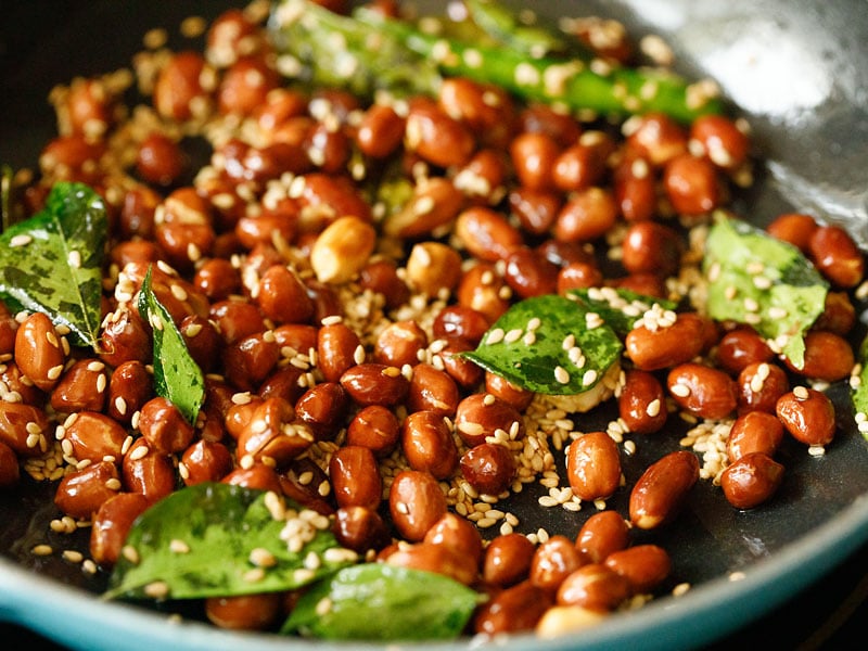 sesame seeds mixed with peanut chutney