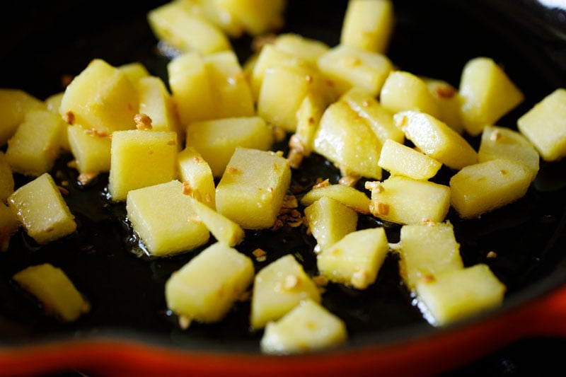 potatoes and garlic sautéed