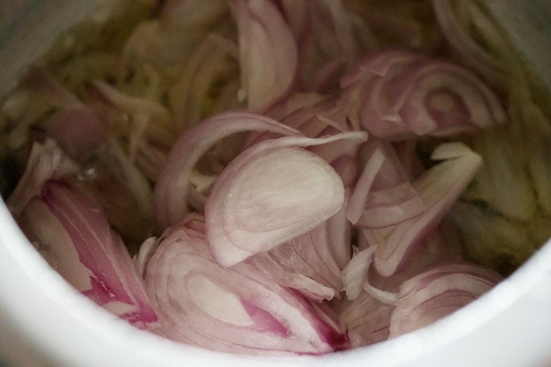 Sliced onions in pressure cooker