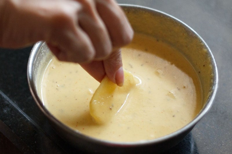 potato slice dipped in batter 