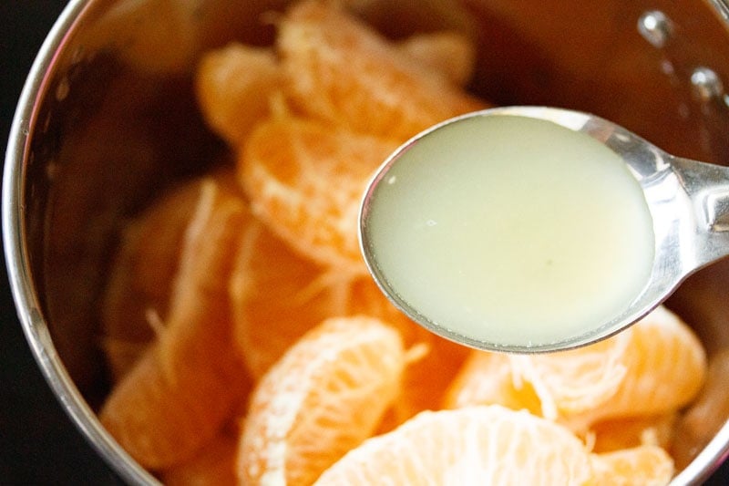 lemon juice added to oranges in blender